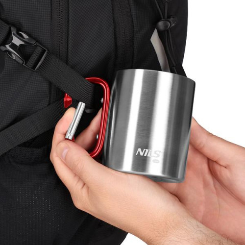Šalica s karabinerom 300 ml crvena Nils Camp NC17110 Šalica s karabinerom 300 ml crvena Nils Camp NC17110